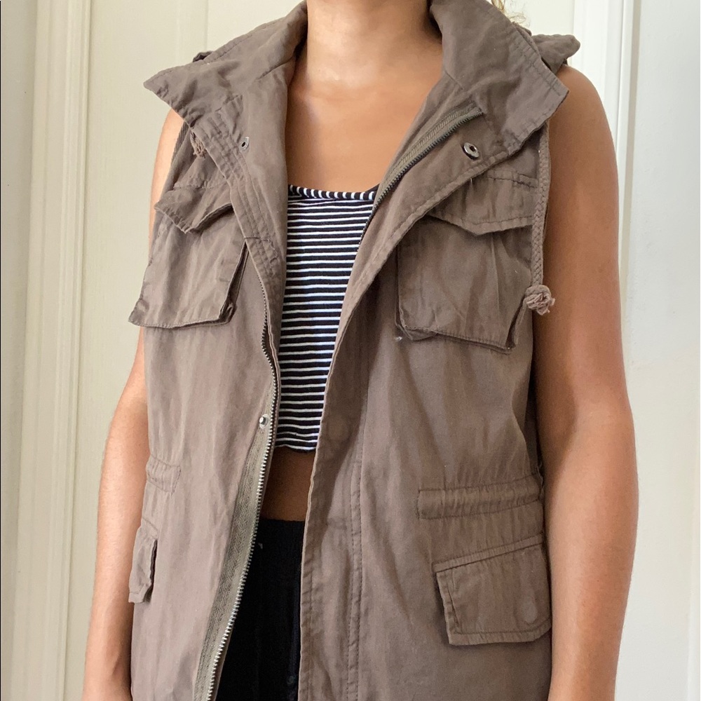 Forever 21 Army Green Vest. Size Medium.